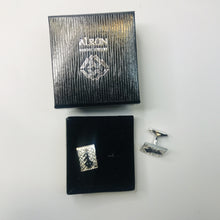 Load image into Gallery viewer, Alrún LOVE CUFF LINKS
