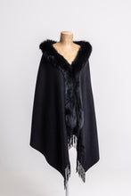 Load image into Gallery viewer, 50431 Gigja Wool Cape Fox Collar
