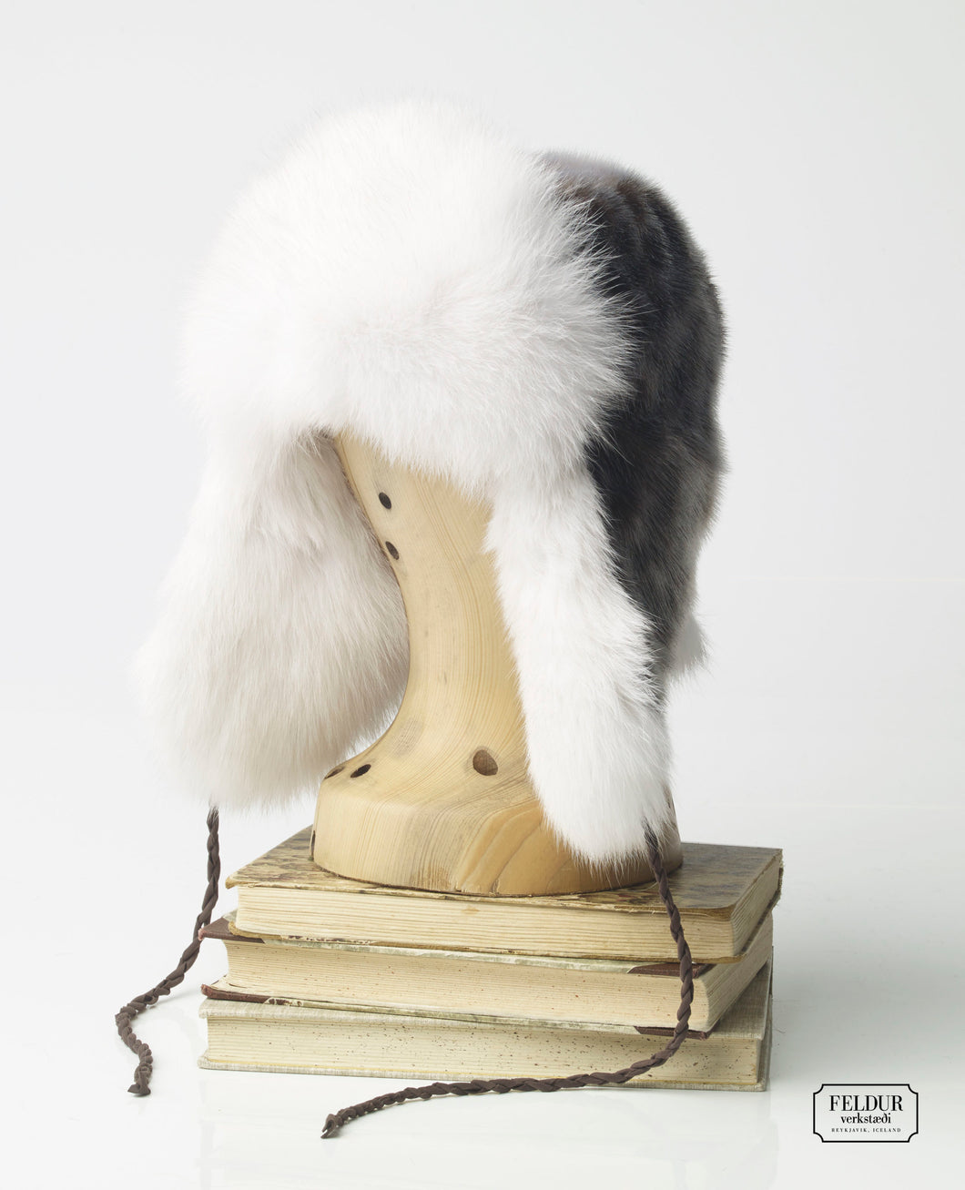 10861 Frost Sealskin Hat With White Fox.